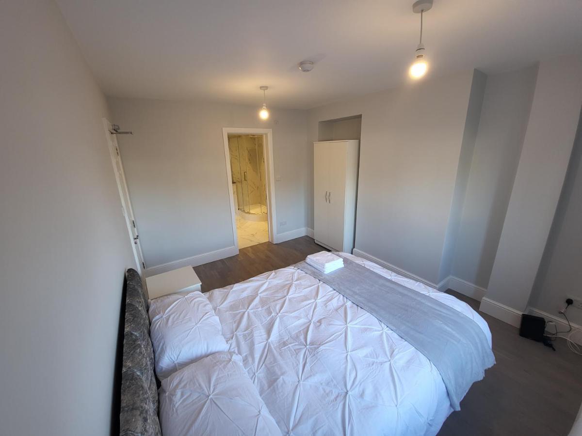 High Spec Large 6 Bedroom House! Kingston upon Thames  Exteriör bild