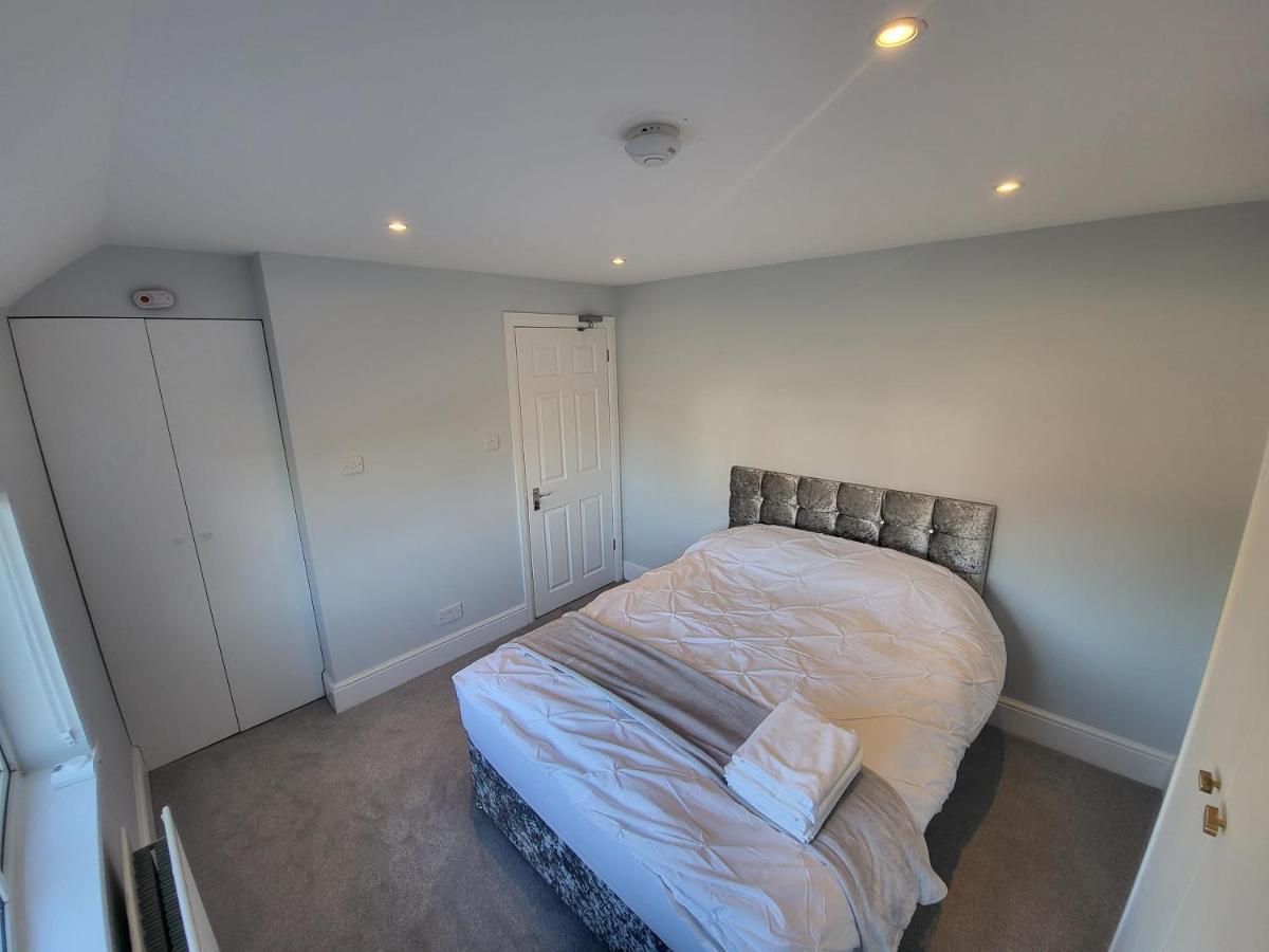 High Spec Large 6 Bedroom House! Kingston upon Thames  Exteriör bild