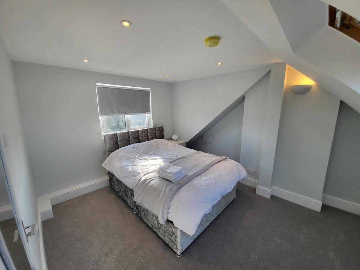 High Spec Large 6 Bedroom House! Kingston upon Thames  Exteriör bild