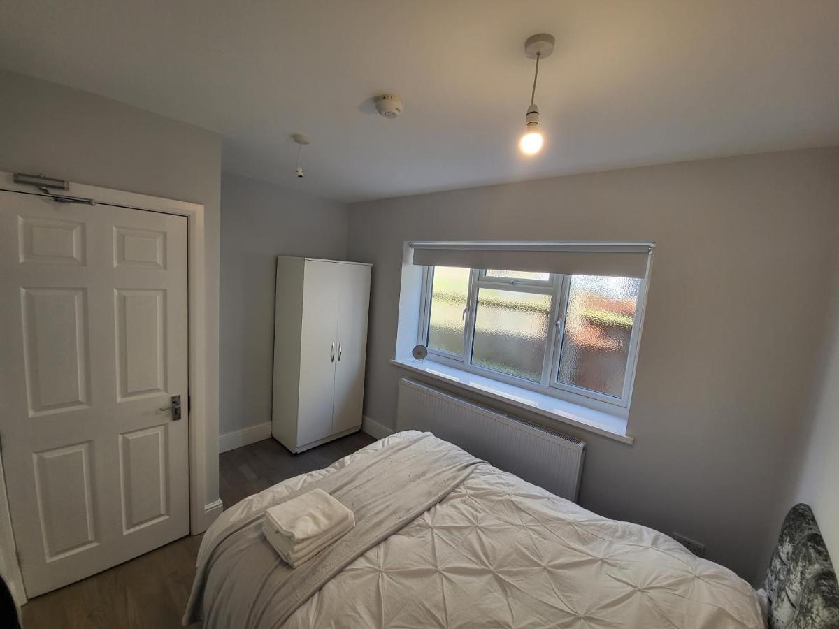 High Spec Large 6 Bedroom House! Kingston upon Thames  Exteriör bild