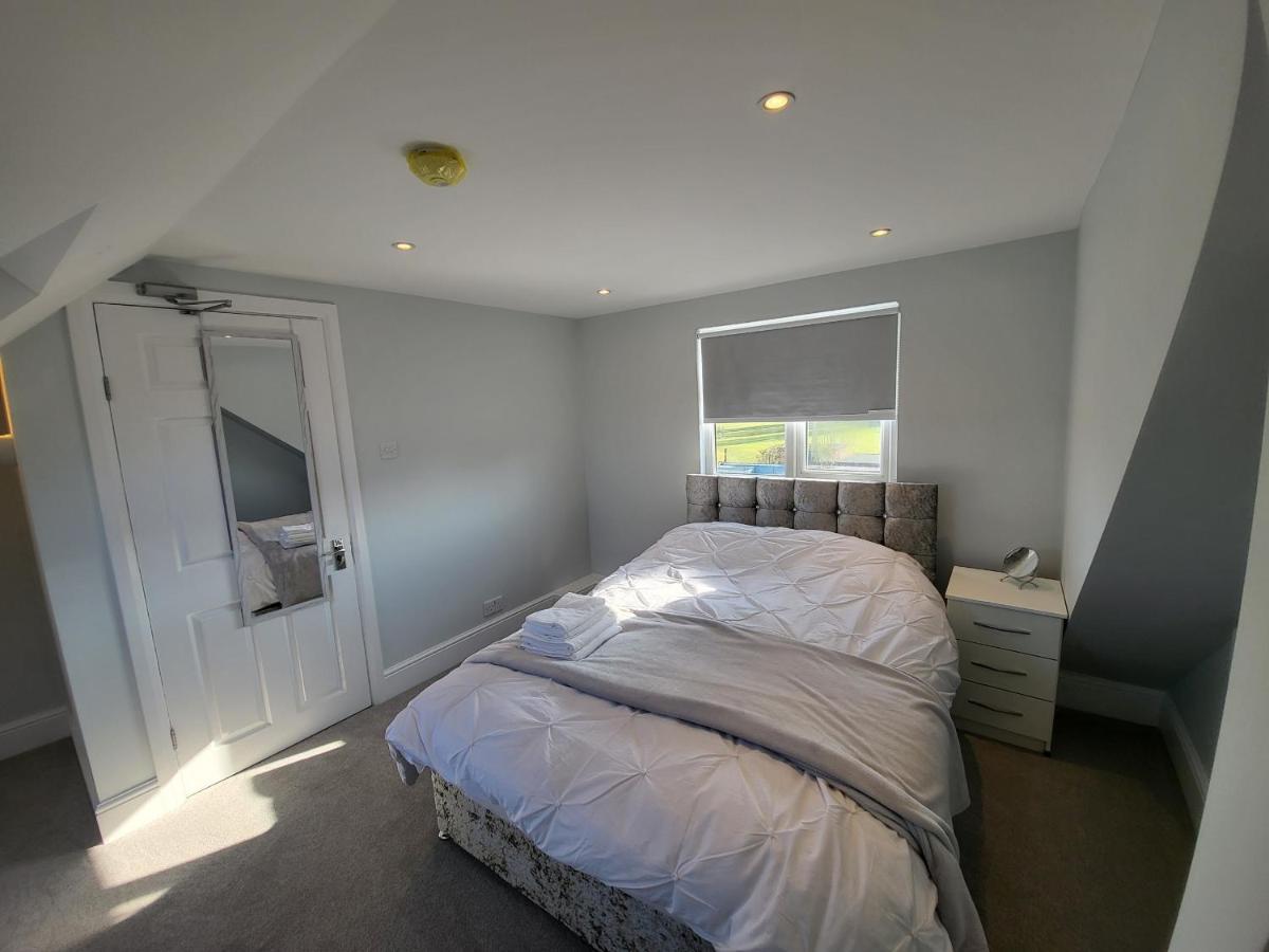 High Spec Large 6 Bedroom House! Kingston upon Thames  Exteriör bild
