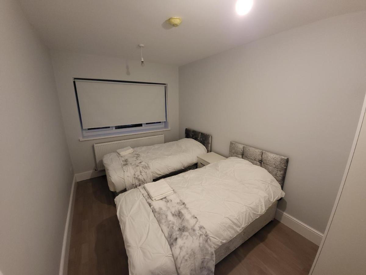 High Spec Large 6 Bedroom House! Kingston upon Thames  Exteriör bild