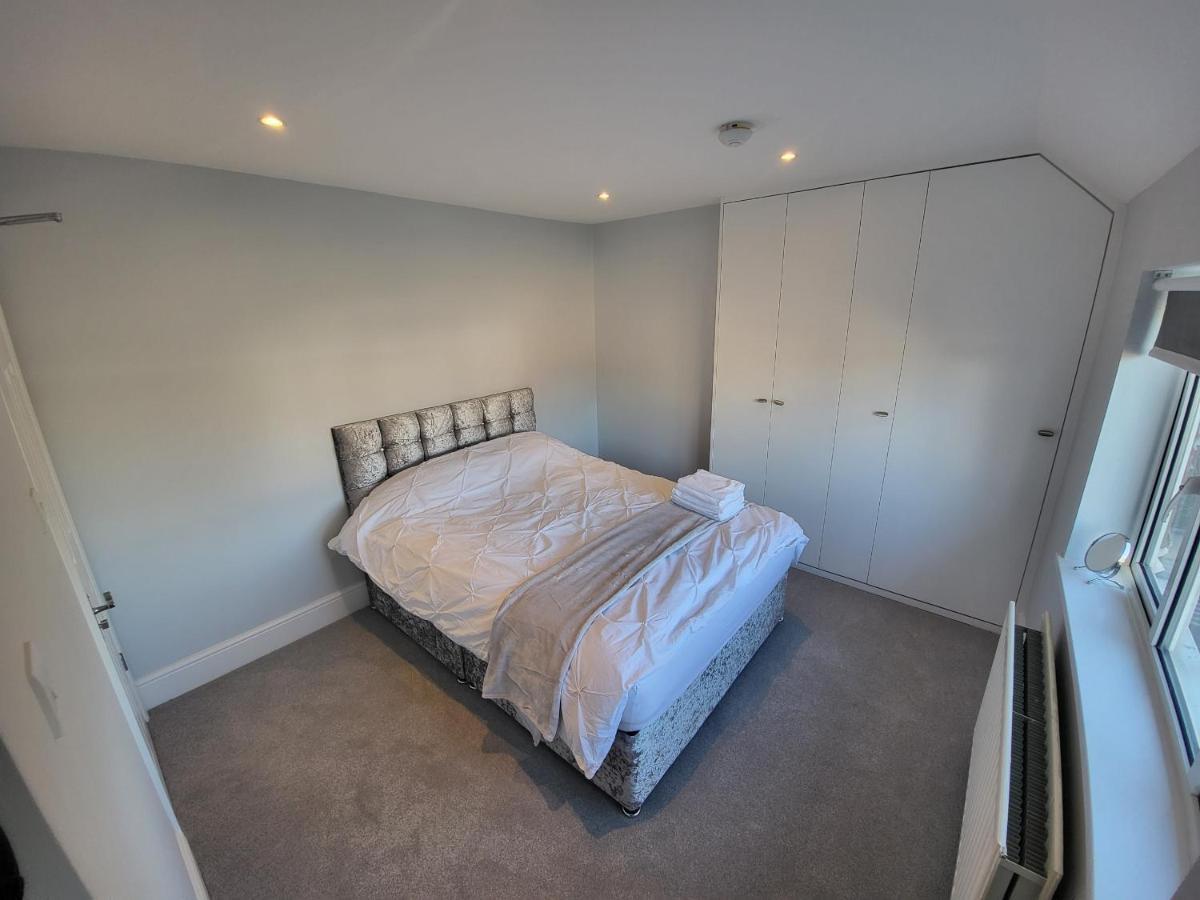 High Spec Large 6 Bedroom House! Kingston upon Thames  Exteriör bild