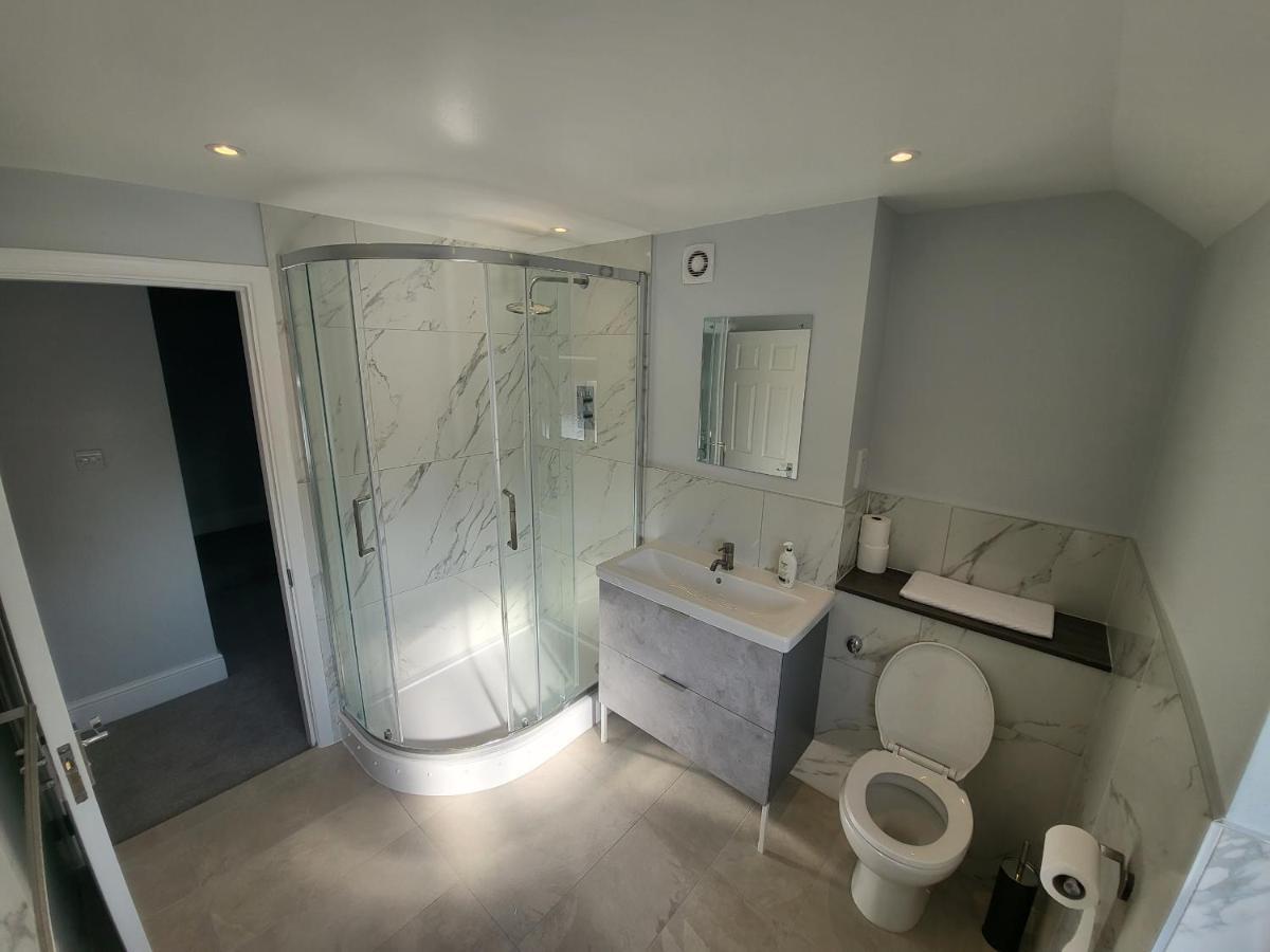 High Spec Large 6 Bedroom House! Kingston upon Thames  Exteriör bild