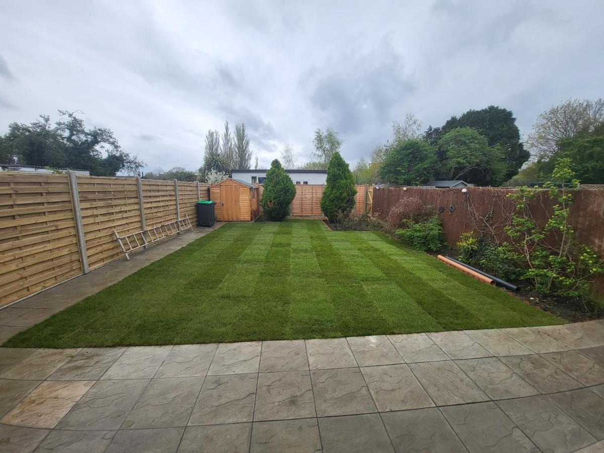 High Spec Large 6 Bedroom House! Kingston upon Thames  Exteriör bild